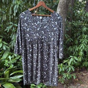 Old Navy Black and White Floral Dress